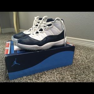 Jordan 11 Retro. White/University Blue. Size 10.